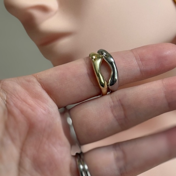 Elegant Set Gold and Silver Wave Rings ⚜️ - Picture 7 of 8